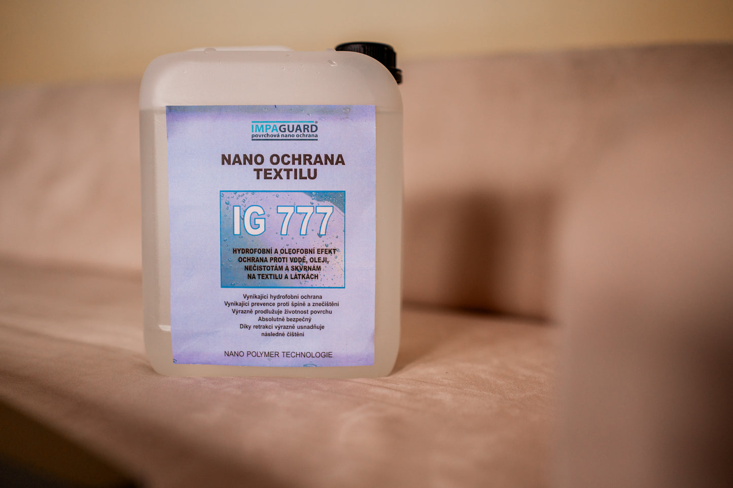 IG 777 - Hydrofobní a oleofobní ochrana přírodních látek a vláken